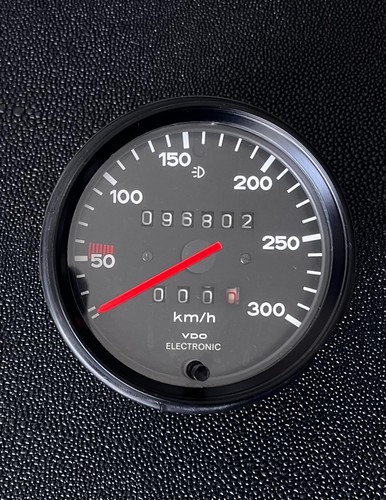 Porsche 911 tachometer 300km - 911,